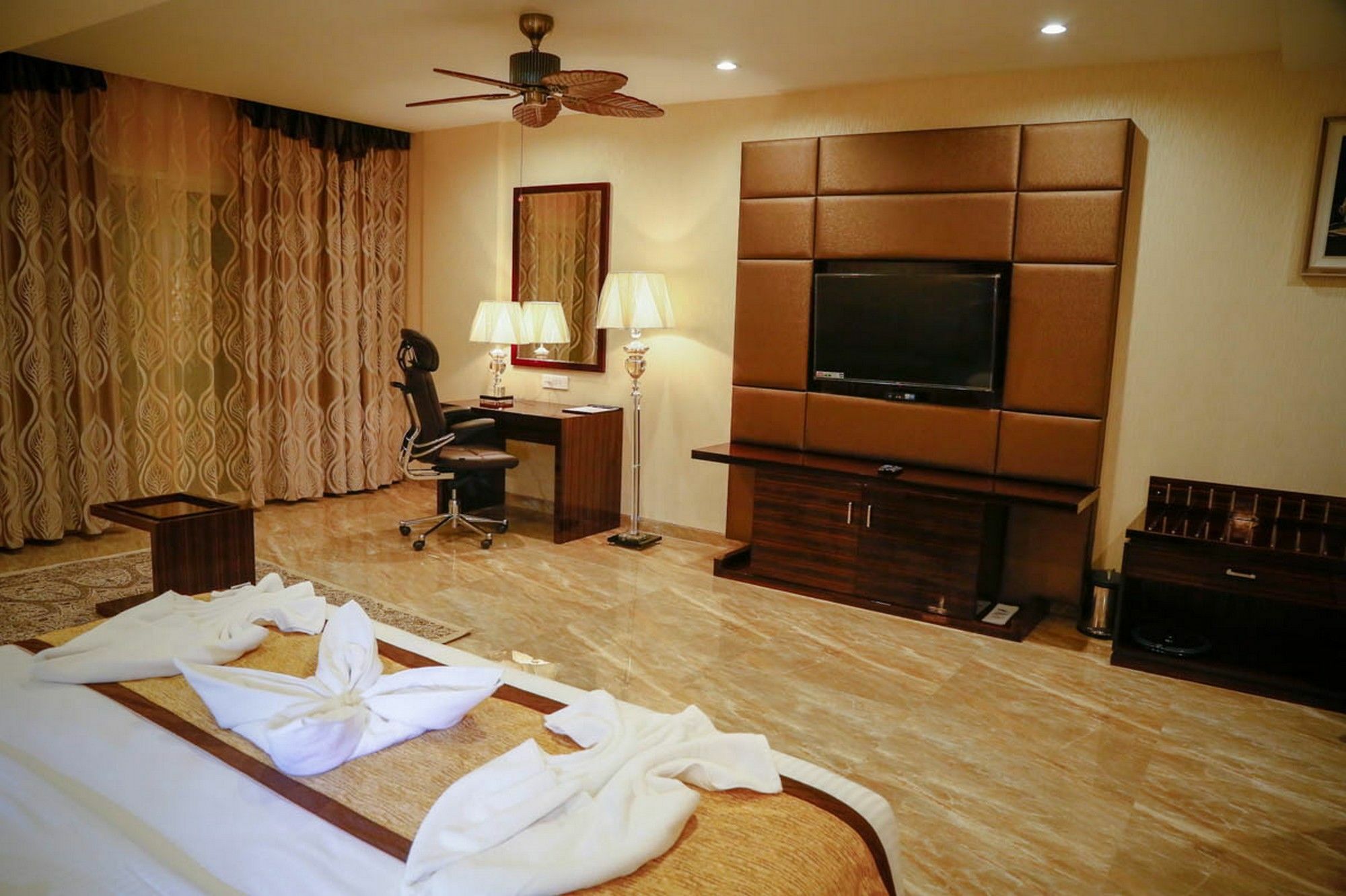 Fabhotel Prime Sarala Crown - 500M From Calangute Beach 3*